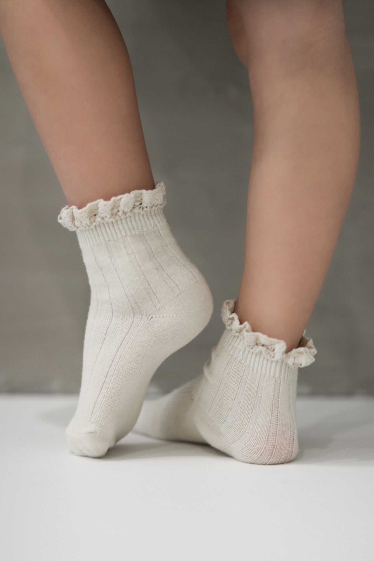 Cream lace socks – Little Olen